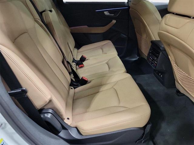 Photo of 2025 Glacier White Metallic Audi Q7