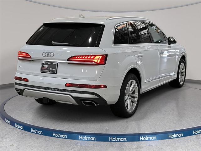 Photo of 2025 Glacier White Metallic Audi Q7