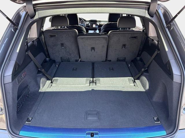 Photo of 2025 Samurai Gray Metallic Audi Q7