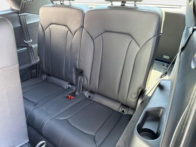 Photo of 2025 Samurai Gray Metallic Audi Q7