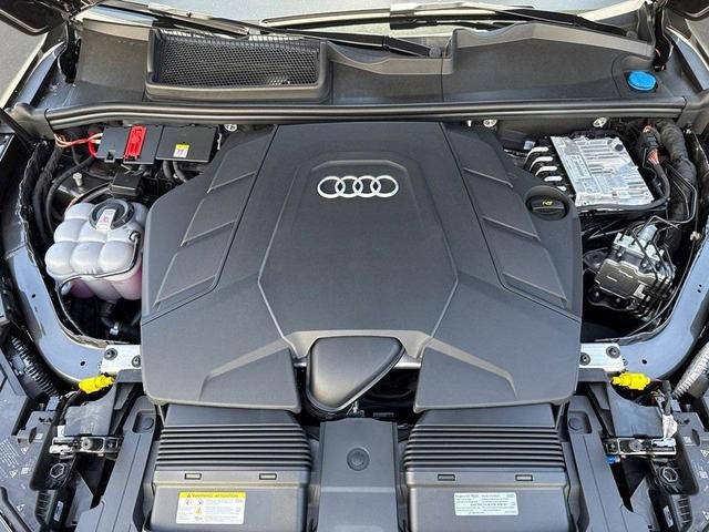 Photo of 2025 Samurai Gray Metallic Audi Q7