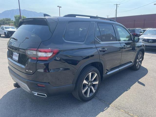 Photo of 2025 Crystal Black Pearl Honda Pilot