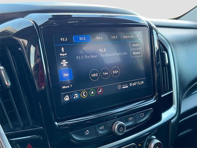 Photo of 2021 Summit White Chevrolet Traverse