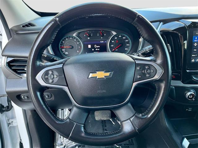 Photo of 2021 Summit White Chevrolet Traverse