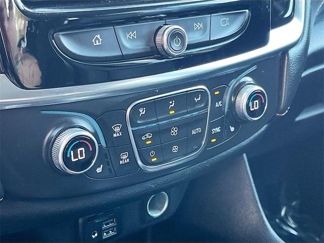 Photo of 2021 Summit White Chevrolet Traverse
