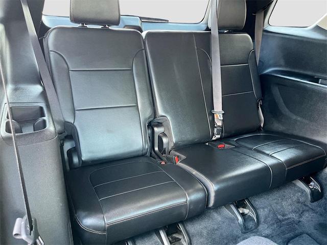 Photo of 2021 Summit White Chevrolet Traverse