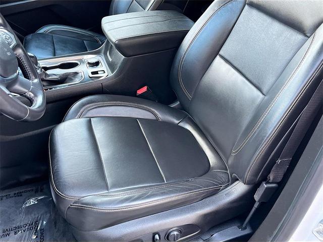 Photo of 2021 Summit White Chevrolet Traverse