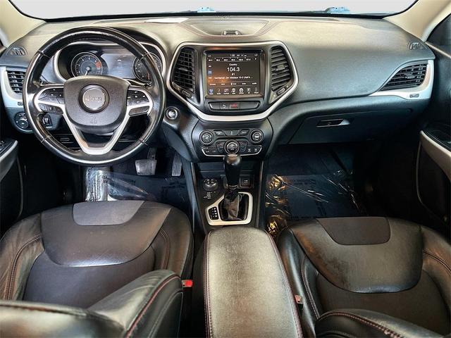 Photo of 2018 Hydro Blue Pearlcoat Jeep Cherokee