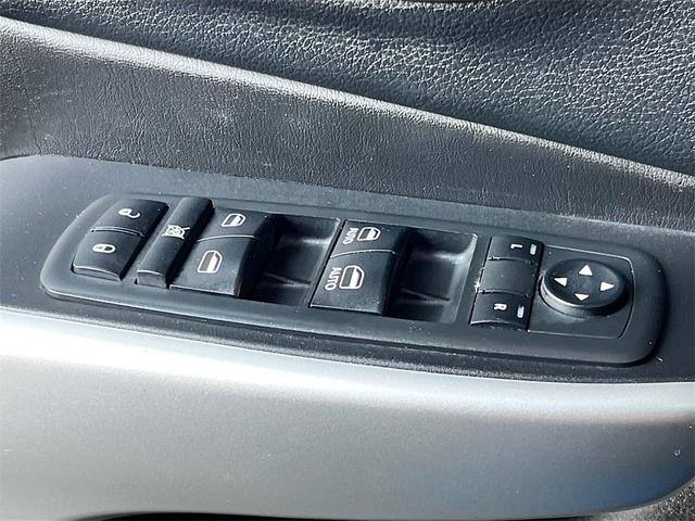 Photo of 2018 Hydro Blue Pearlcoat Jeep Cherokee