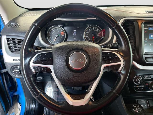 Photo of 2018 Hydro Blue Pearlcoat Jeep Cherokee