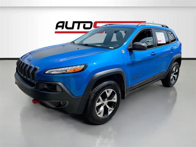 Photo of 2018 Hydro Blue Pearlcoat Jeep Cherokee