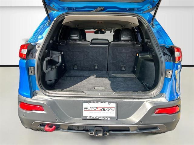 Photo of 2018 Hydro Blue Pearlcoat Jeep Cherokee