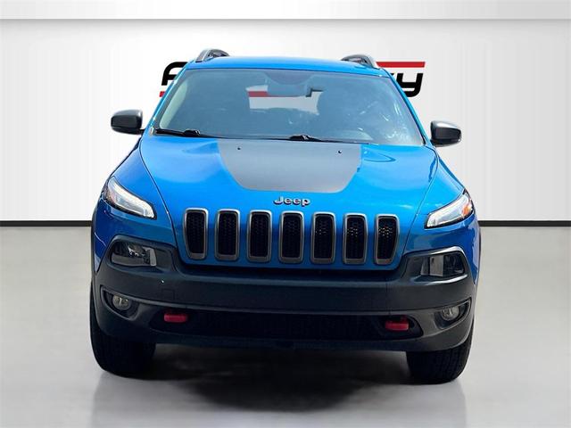 Photo of 2018 Hydro Blue Pearlcoat Jeep Cherokee