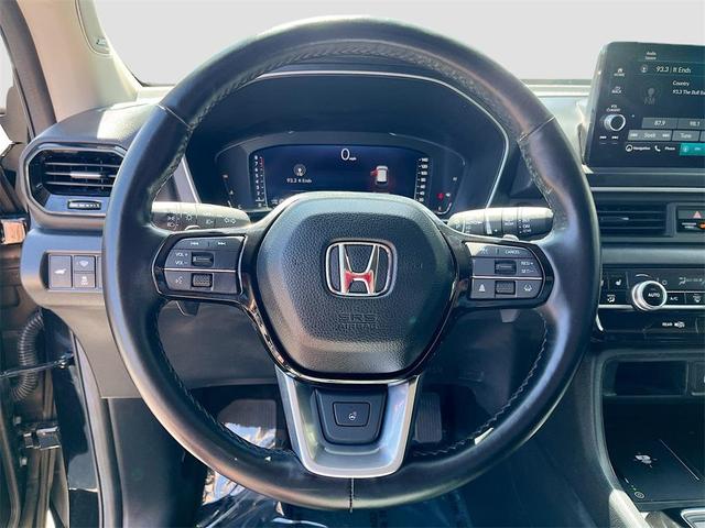 Photo of 2025 Crystal Black Pearl Honda Pilot
