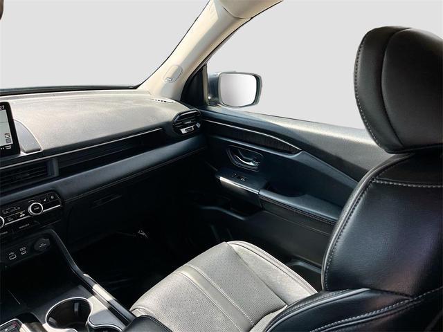 Photo of 2025 Crystal Black Pearl Honda Pilot