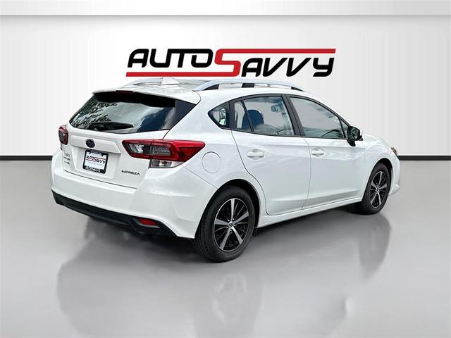 Photo of 2022 Crystal White Pearl Subaru Impreza