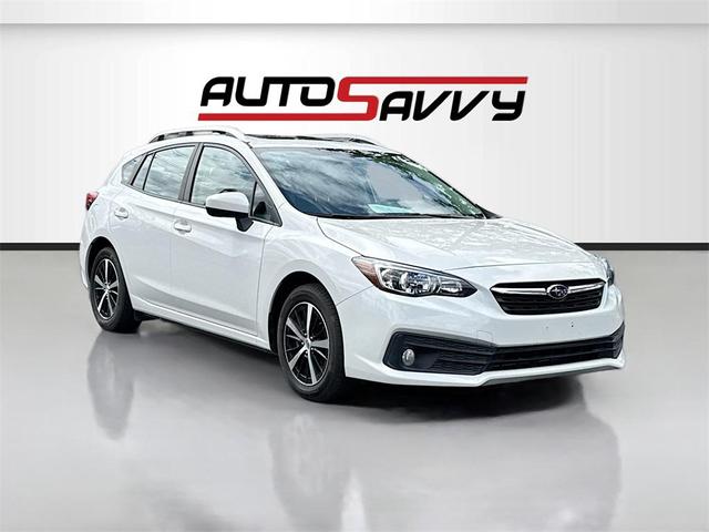 Photo of 2022 Crystal White Pearl Subaru Impreza