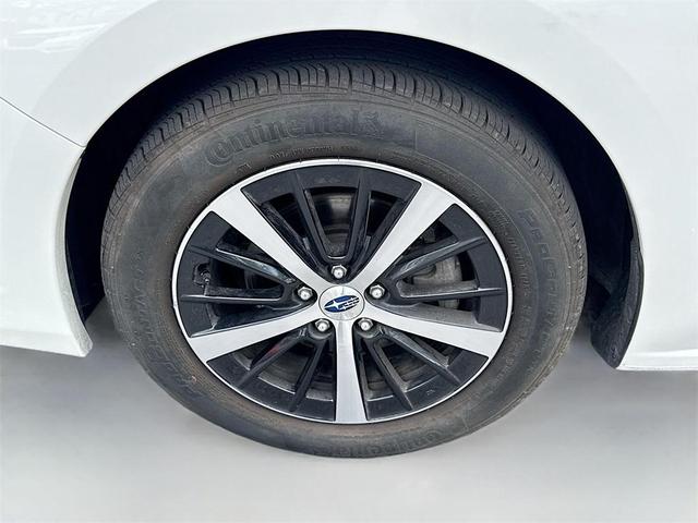 Photo of 2022 Crystal White Pearl Subaru Impreza