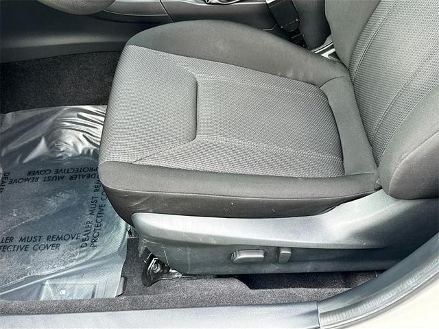 Photo of 2022 Crystal White Pearl Subaru Impreza