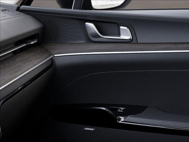 Photo of 2025 Aurora Black Pearl Kia K5