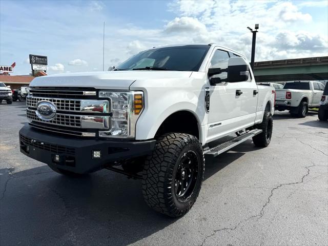 Photo of 2018 Oxford White Ford F-250