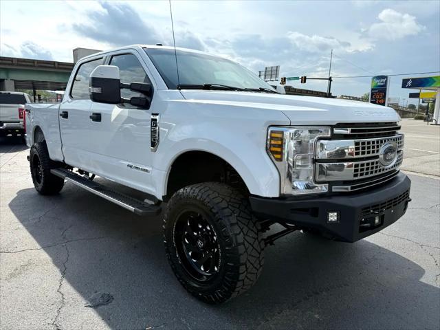 Photo of 2018 Oxford White Ford F-250