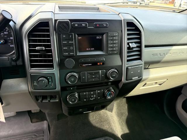 Photo of 2018 Oxford White Ford F-250