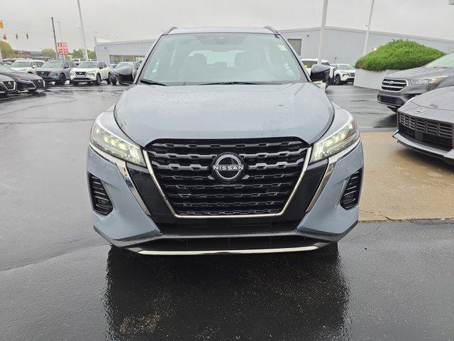 Photo of 2024 Boulder Gray Pearl Nissan Kicks