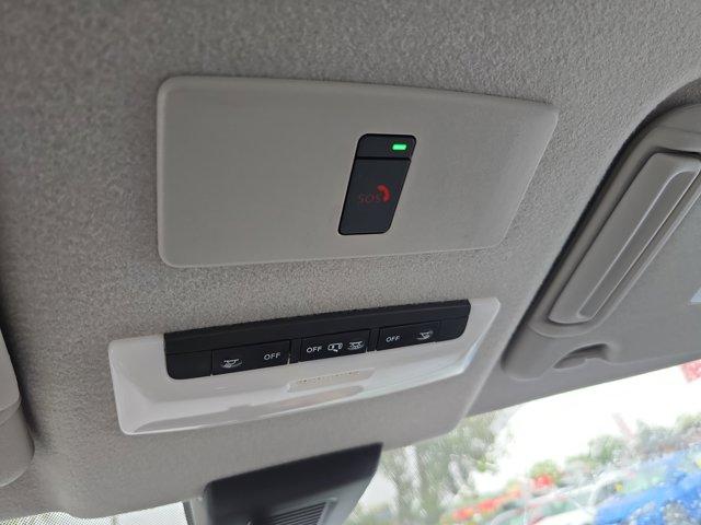 Photo of 2024 Boulder Gray Pearl Nissan Kicks