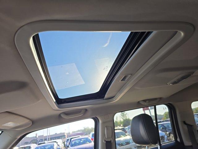 Photo of 2016 Bright White Clearcoat Jeep Patriot
