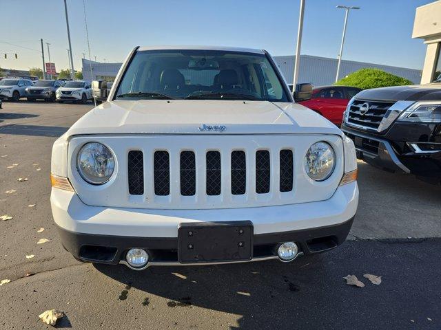 Photo of 2016 Bright White Clearcoat Jeep Patriot
