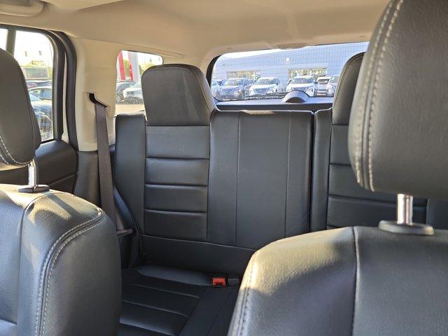 Photo of 2016 Bright White Clearcoat Jeep Patriot