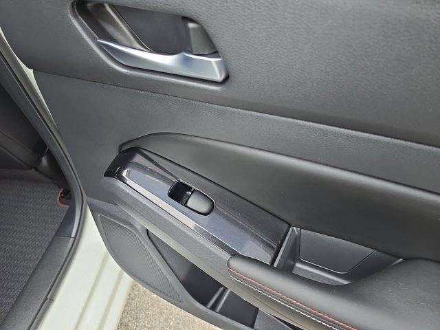 Photo of 2023 Pearl White Tricoat Nissan Altima