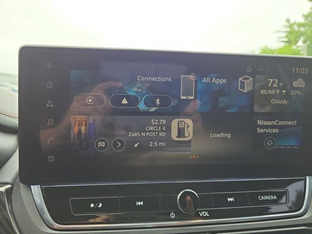 Photo of 2023 Pearl White Tricoat Nissan Altima