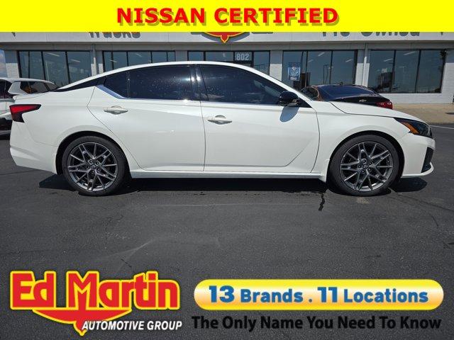 Photo of 2023 Pearl White Tricoat Nissan Altima