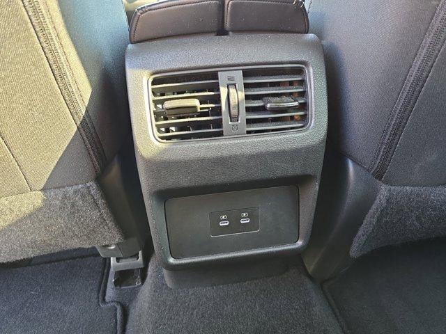 Photo of 2024 Everest White Pearl Nissan Rogue