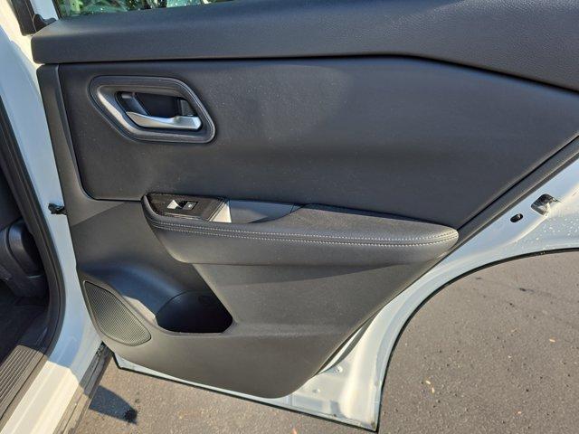 Photo of 2024 Everest White Pearl Nissan Rogue