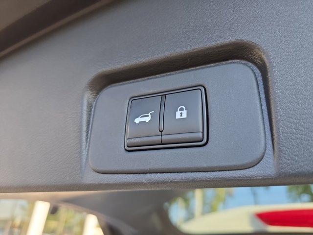 Photo of 2024 Everest White Pearl Nissan Rogue