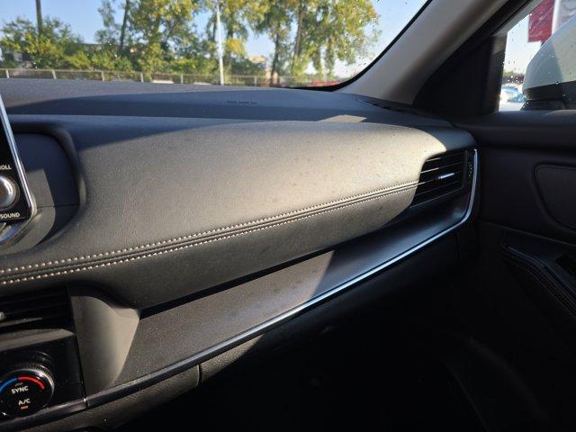 Photo of 2024 Everest White Pearl Nissan Rogue