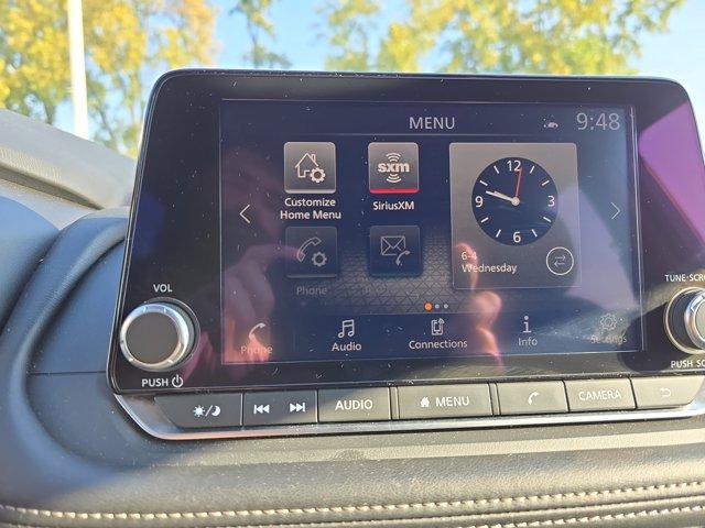 Photo of 2024 Everest White Pearl Nissan Rogue