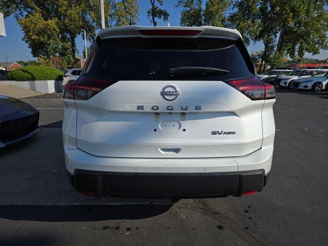 Photo of 2024 Everest White Pearl Nissan Rogue