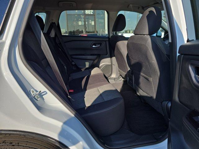 Photo of 2024 Everest White Pearl Nissan Rogue