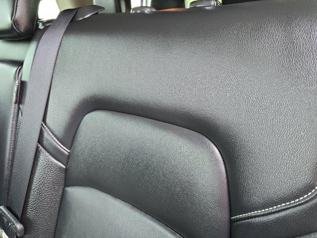Photo of 2024 Obsidian Green Pearl/Super Black Nissan Pathfinder