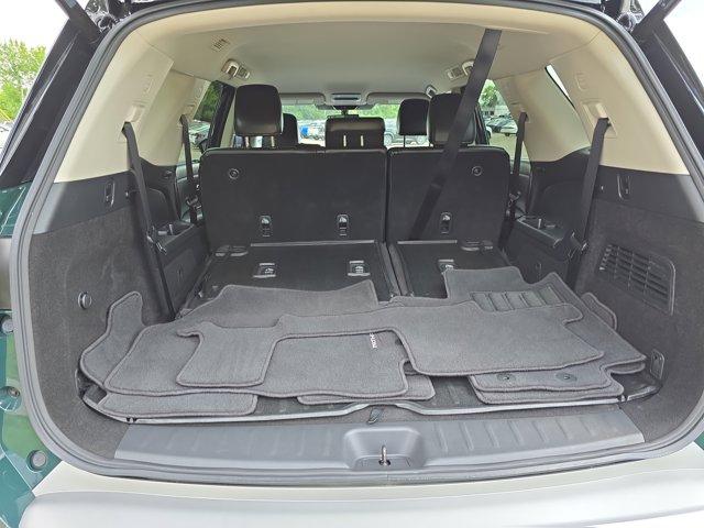 Photo of 2024 Obsidian Green Pearl/Super Black Nissan Pathfinder