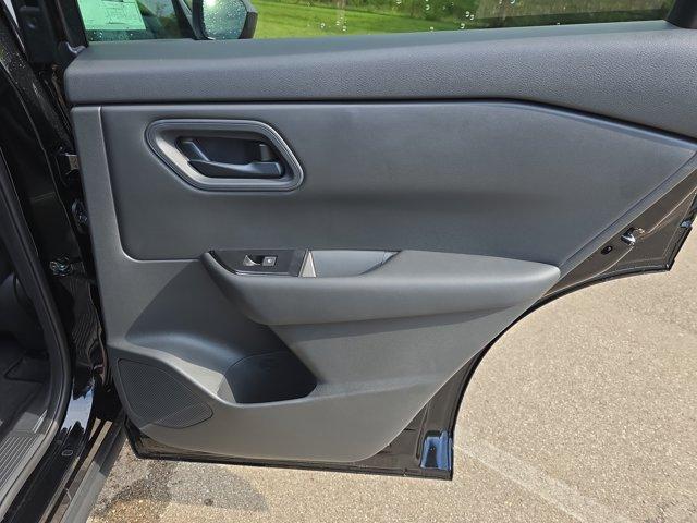 Photo of 2026 Super Black Nissan Rogue