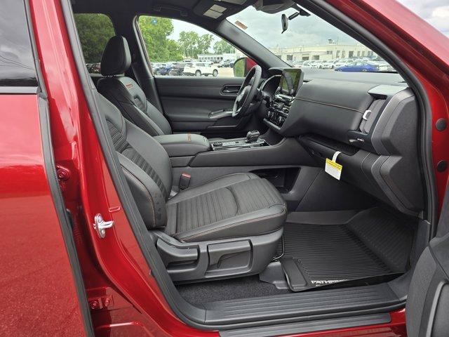 Photo of 2025 Scarlet Ember Tintcoat Nissan Pathfinder
