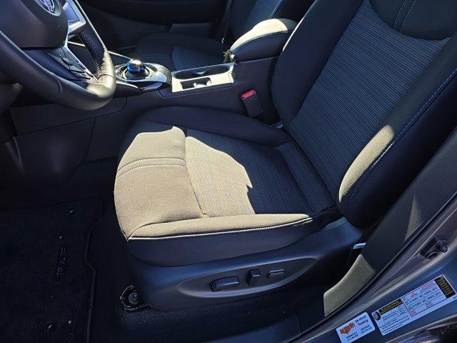 Photo of 2025 Gun Metallic Nissan Leaf