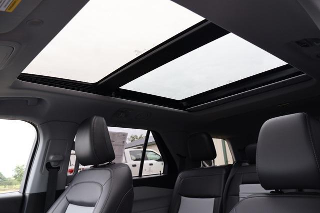 Photo of 2022 Black Metallic Ford Explorer