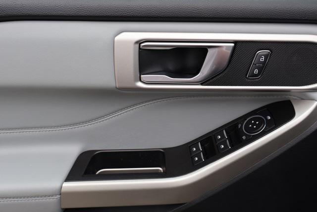 Photo of 2022 Black Metallic Ford Explorer