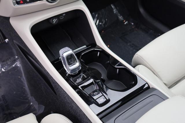 Photo of 2023 Gray Volvo XC40